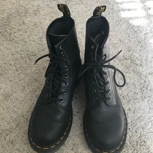 Women’s 1460 black Dr. martens